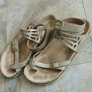 Birkenstock Yara Cutout