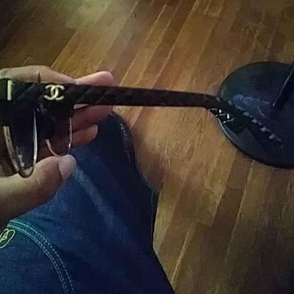 Chanel sunglasses - Picture 2 of 4