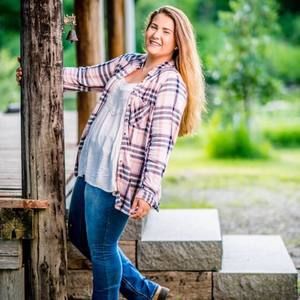 Meet your Posher, Elaina