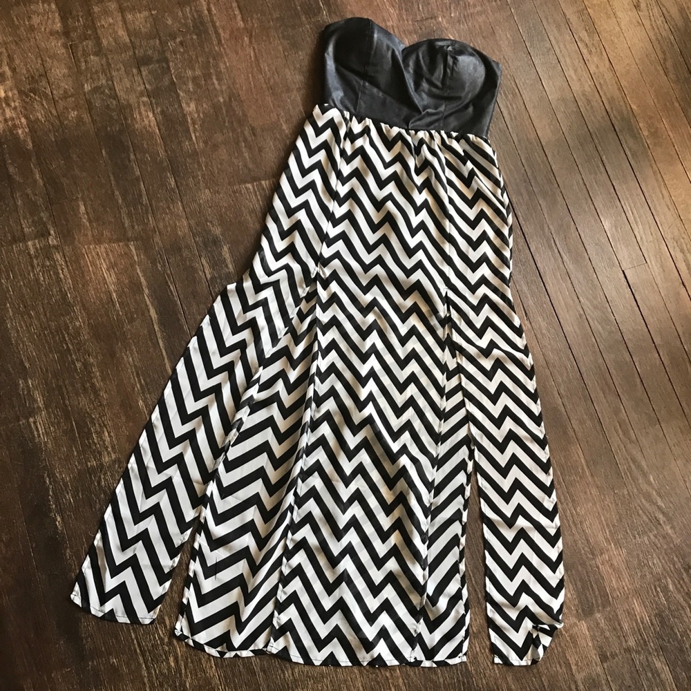 Black and white chevron maxi dress size Medium