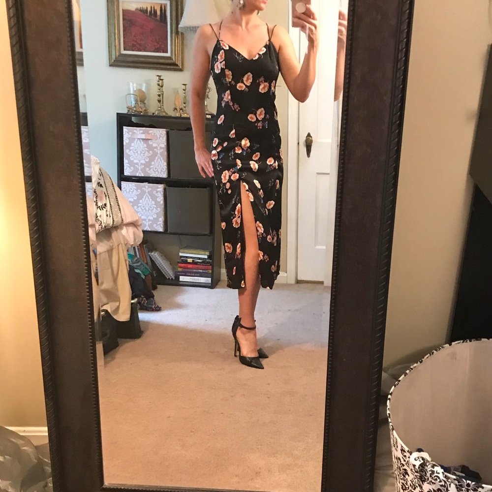 Midi floral dress w/ cross over back straps & slit