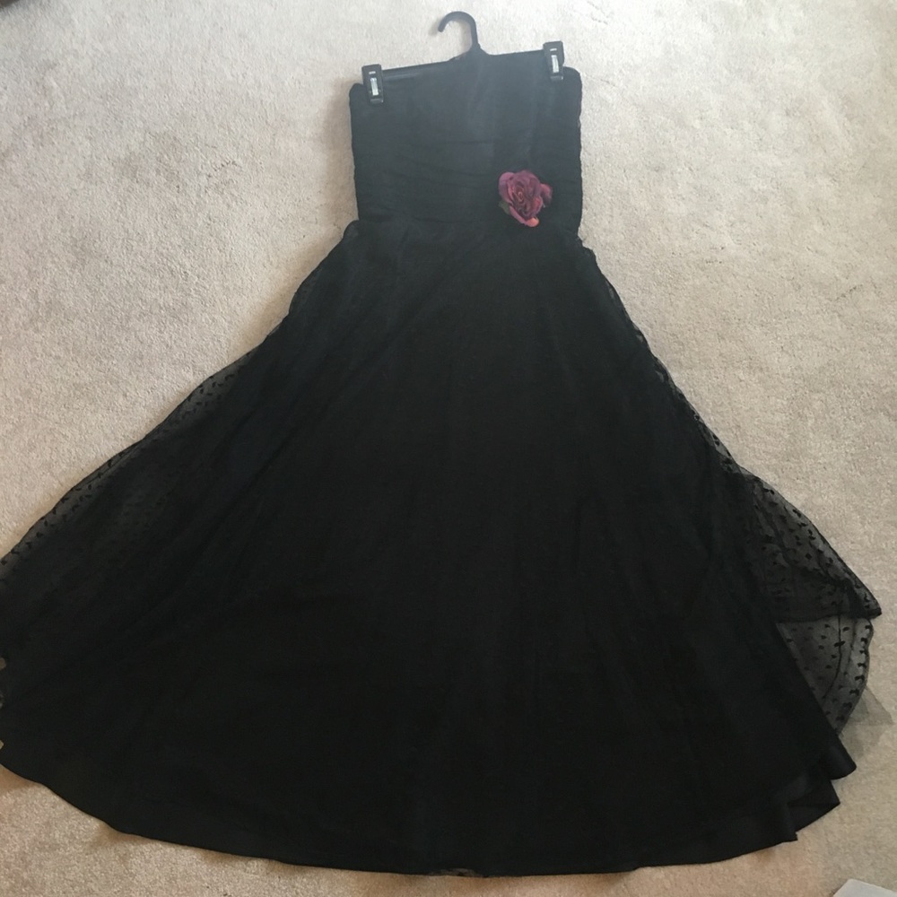Black strapless formal dress