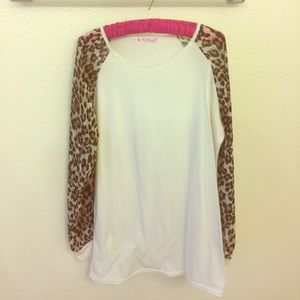 Leopard print sleeve shirt