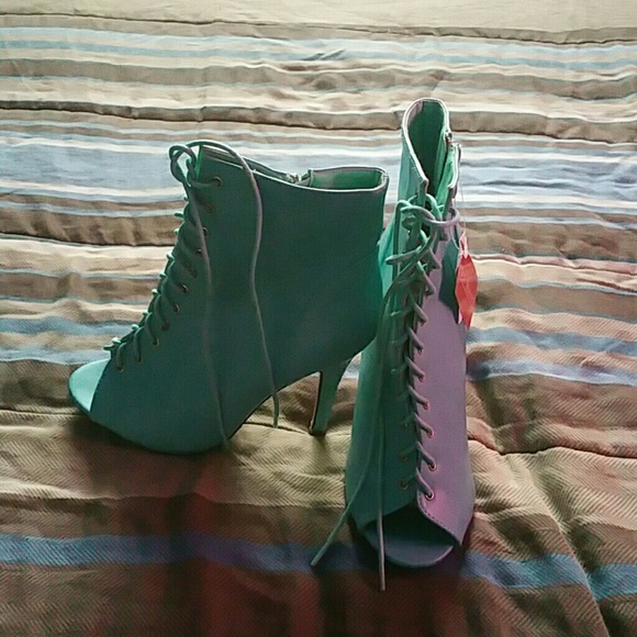 Shoes - Picture 1 of 1