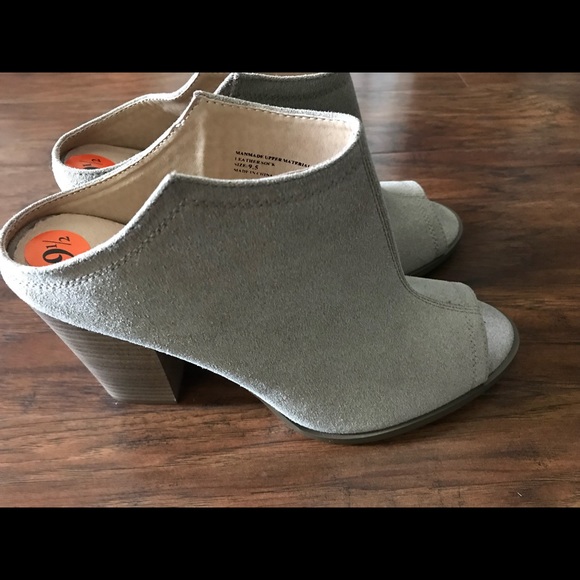 Beige slides with peep toe - Picture 2 of 5