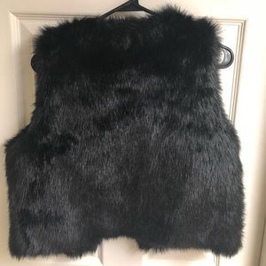 Faux fur vest size M