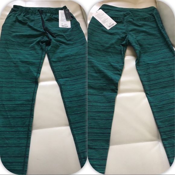 NWT GREEN STRIPES LULULEMON JET CROP SLIM — 2 4 6 - Picture 2 of 6