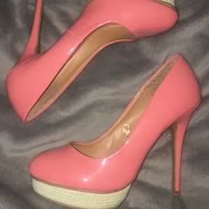Coral pumps with platform