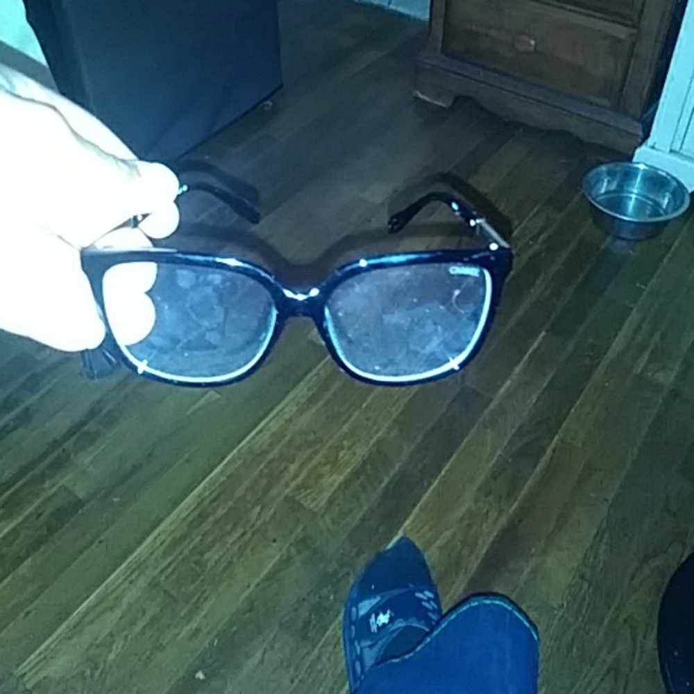 Glasses - Picture 4 of 4