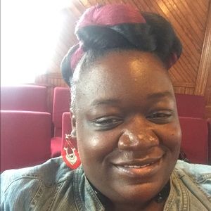 Meet your Posher, Carla