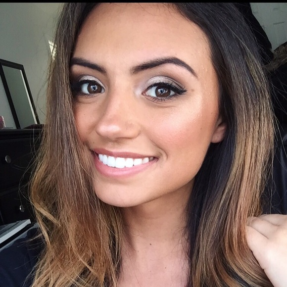 Meet your Posher, Jessica - Picture 3 of 4