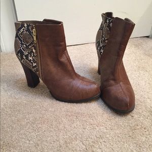 ‼️Final Day‼️ ✨Kenneth Cole Reaction✨ Booties