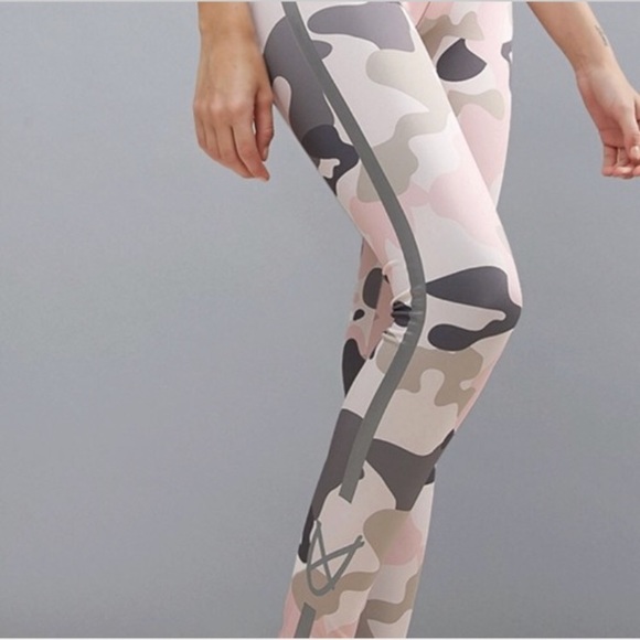 Pink camouflage set leggings + top LAST CHANCE - Picture 4 of 5