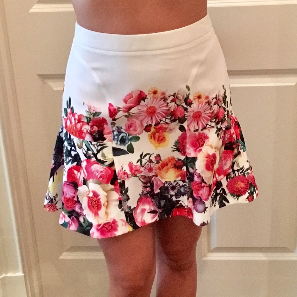 Gianni Bini White and Floral High-Waisted Skirt