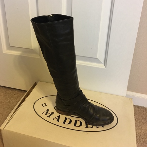 EUC Steve Madden 6 - Picture 2 of 5