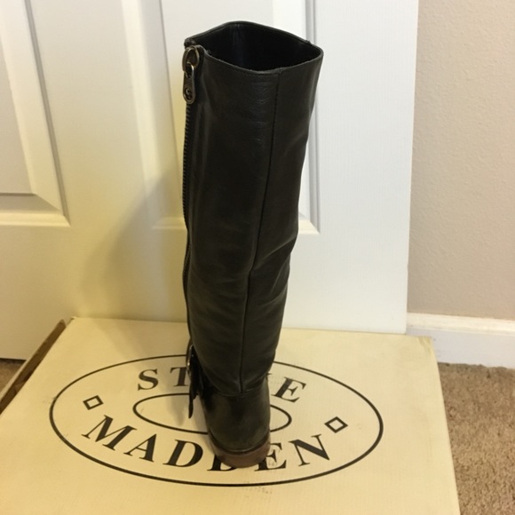 EUC Steve Madden 6 - Picture 3 of 5