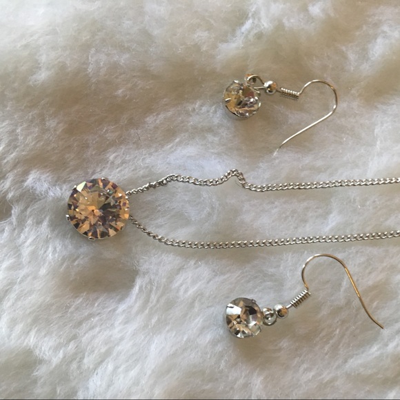 Beautiful matching rhinestone necklace ad earrings - Picture 6 of 7