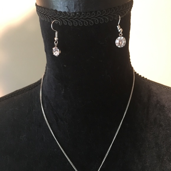 Beautiful matching rhinestone necklace ad earrings - Picture 7 of 7