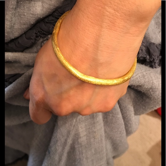 Organic formed rustic minimalist bangle in gold - Picture 4 of 6