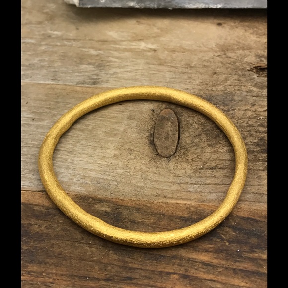 Organic formed rustic minimalist bangle in gold - Picture 6 of 6