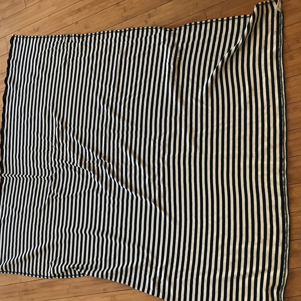 Ganni scarf - Picture 2 of 3