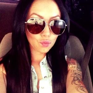 Meet your Posher, Ashley