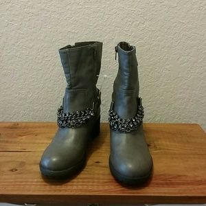 Women's rhinestone moto boots by Vera Wang size 6