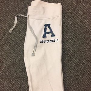 Abercrombie white fleece skinny pants