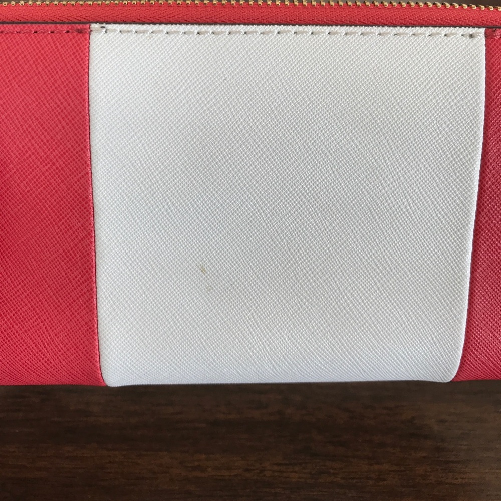 MK Jet Set Wallet - Picture 4 of 4