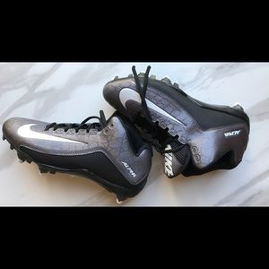 NEW Nike Alpha 7.5 Gray & Black Football Cleats