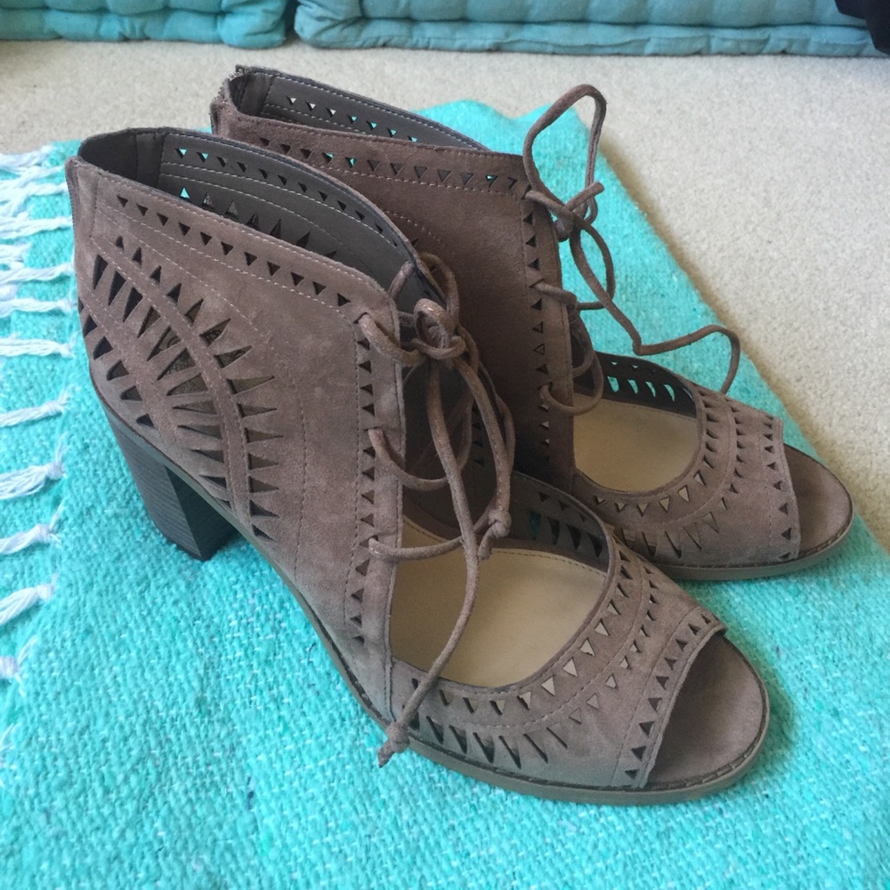 Vince Camuto Smoke Taupe Lace Up Heels - Size 10M