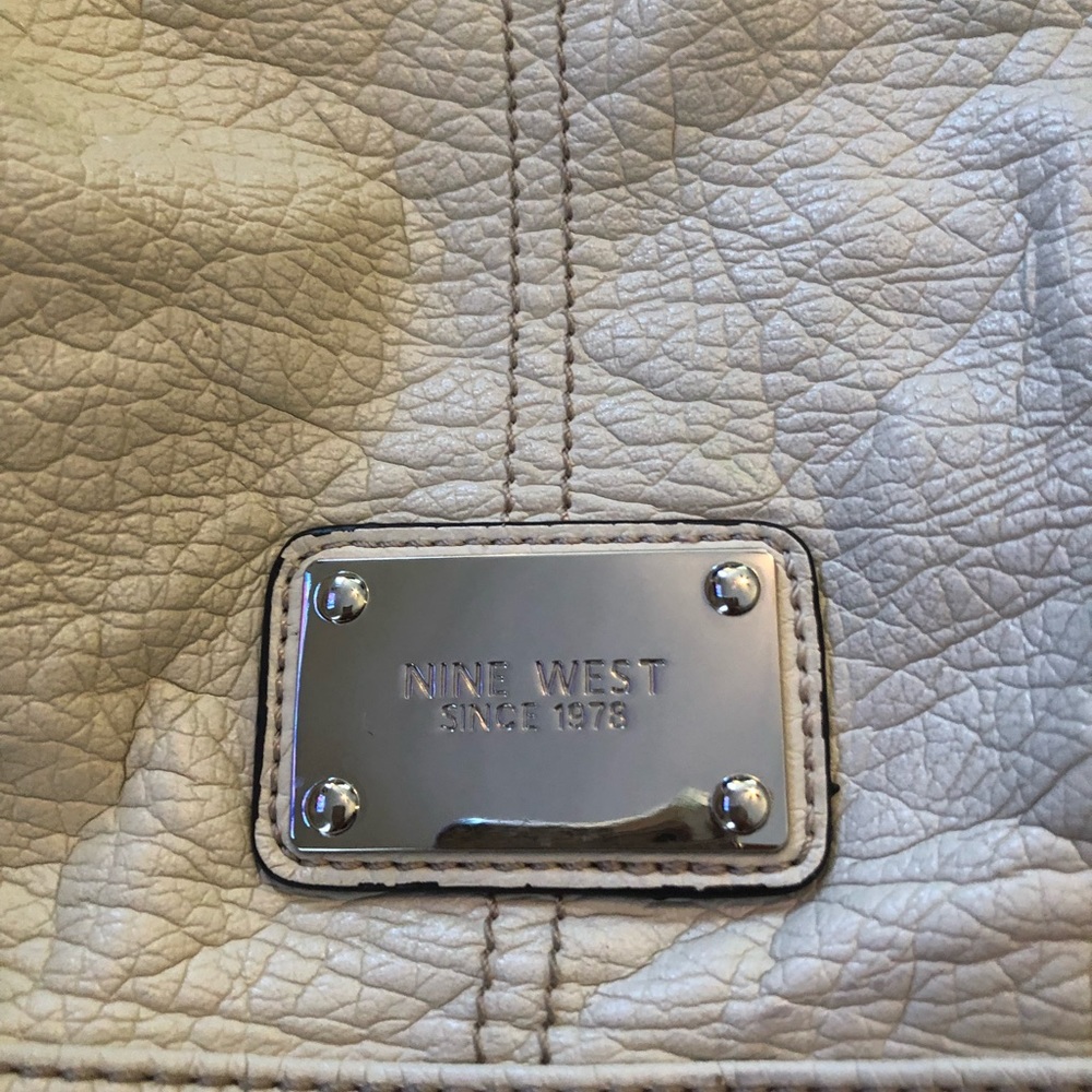 4 nice purses - Picture 2 of 2