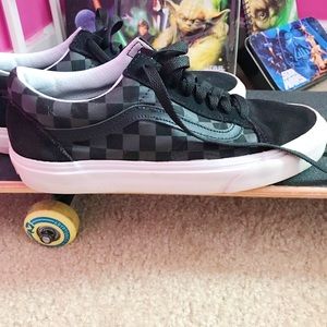 Old skool vans limited edition checker print