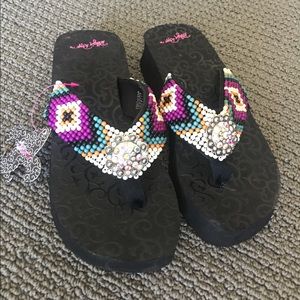 New Blazing Roxx sandals