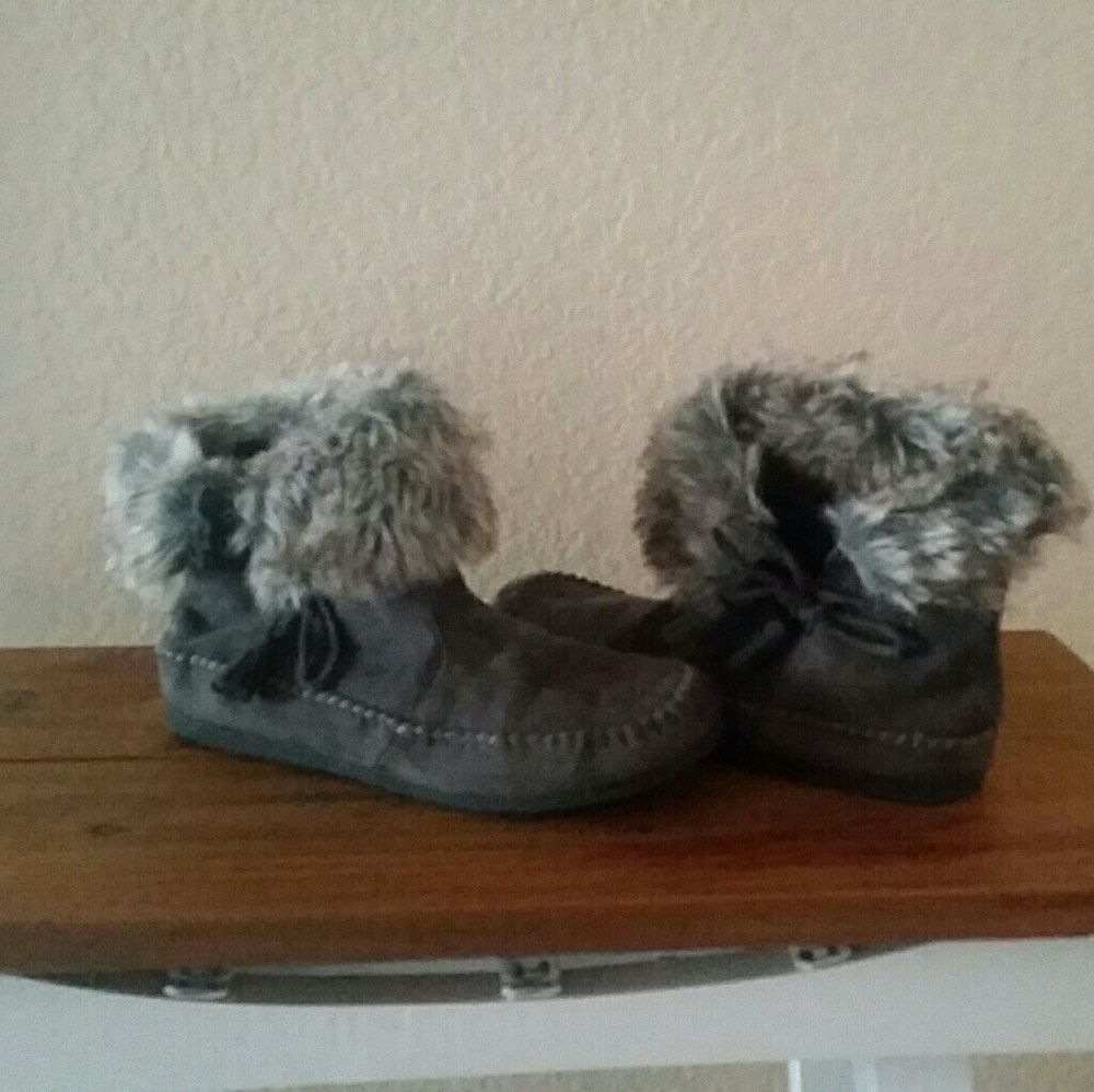 Madden girl women's gray moccasins booties size 7M