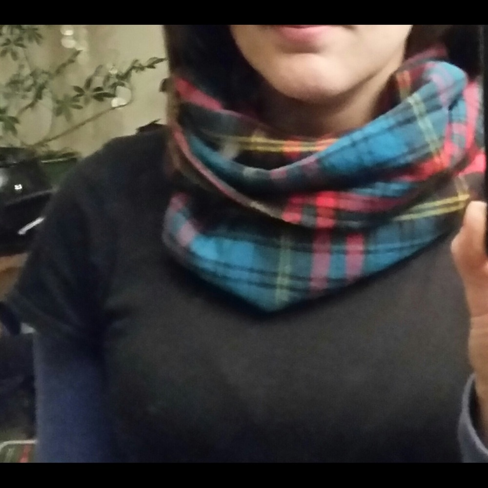Plaid Scarf, Handmade!!! - Picture 2 of 2