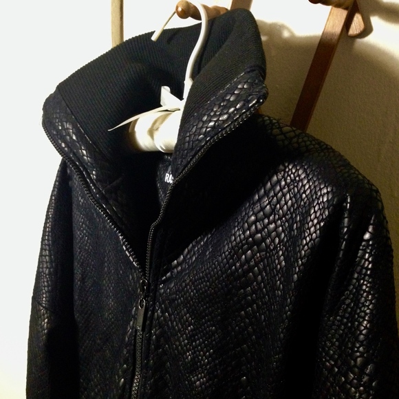 WILLIAM RAST Blue & Black 'Snakeskin' Pattern - Picture 2 of 4