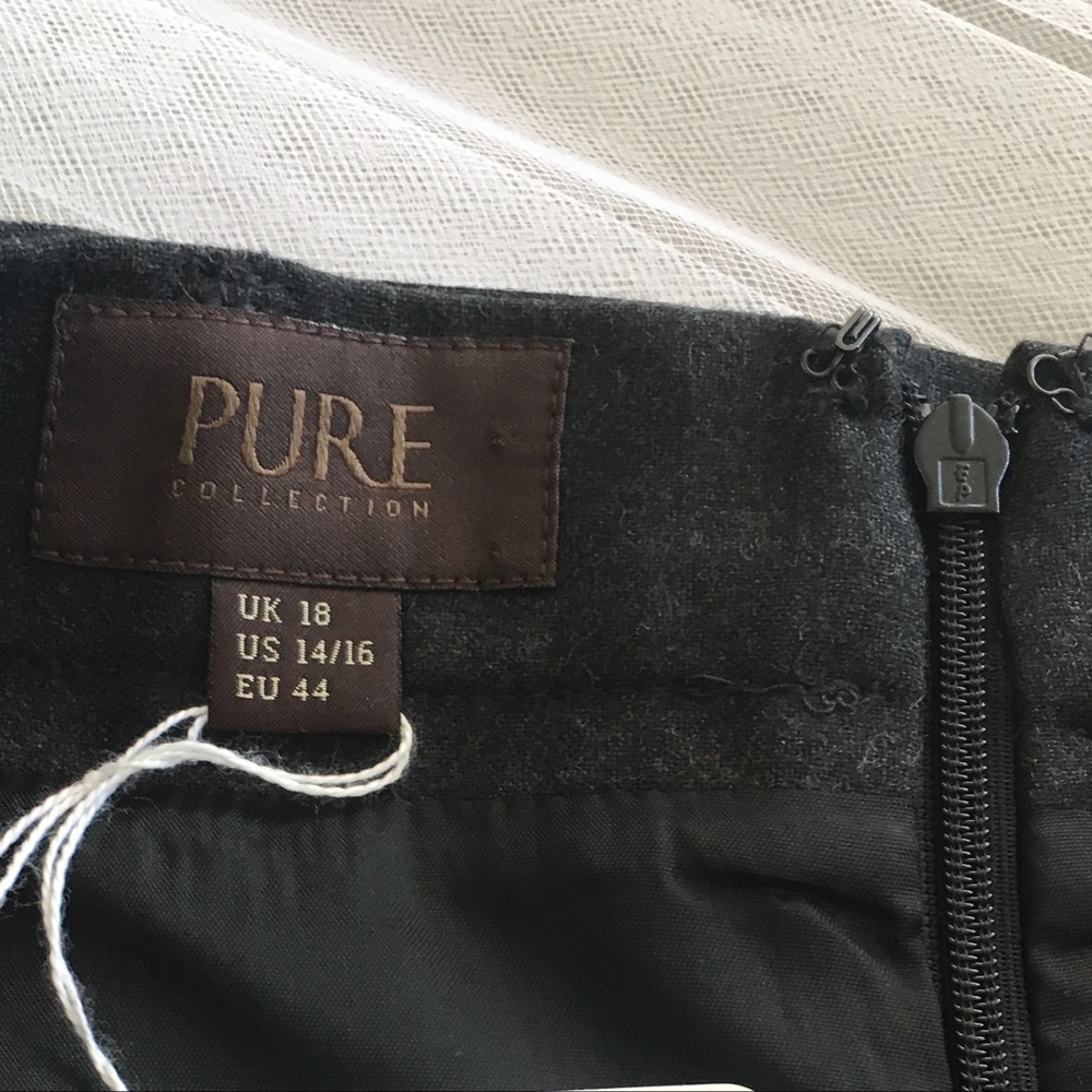 PURE Collection/Skirt - Picture 3 of 7