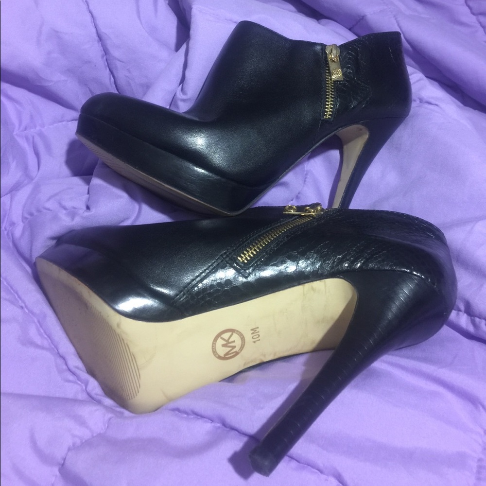 Michael Kors Booties,snake skin leather. - Picture 3 of 3