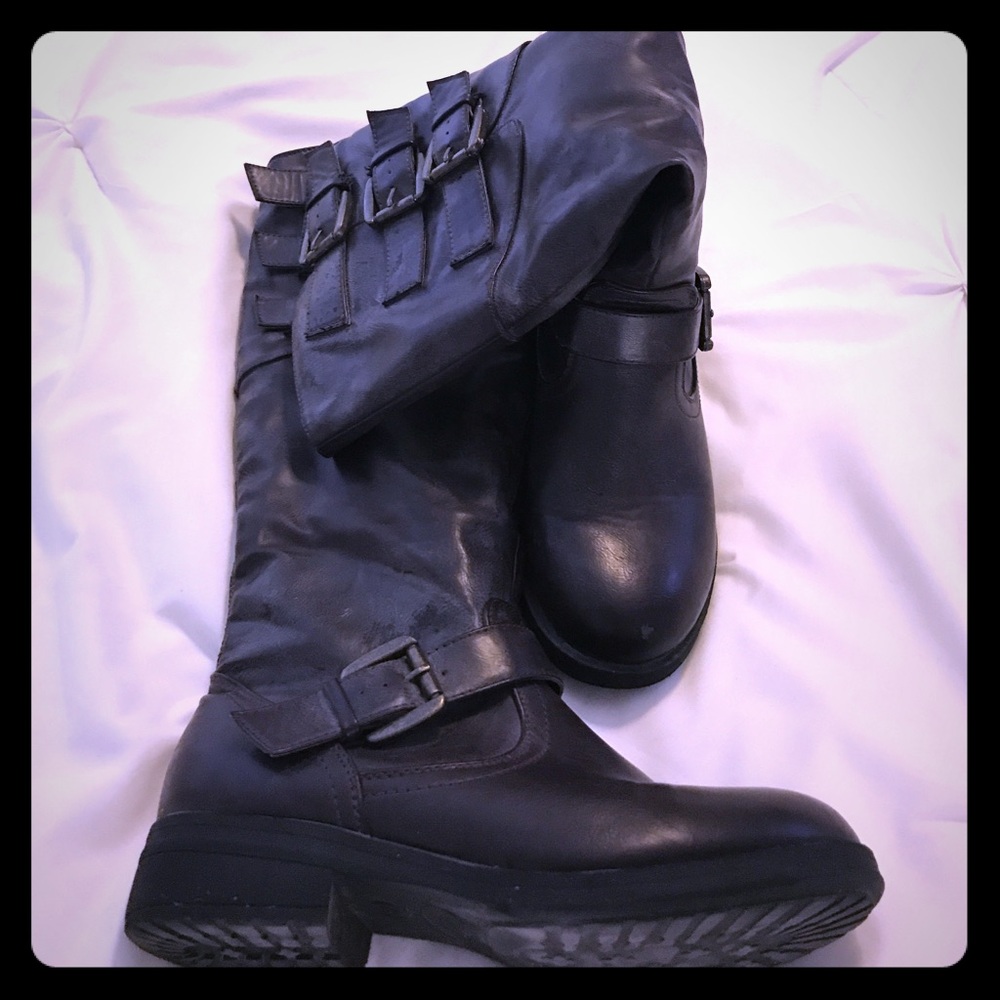 Darling full zip boots