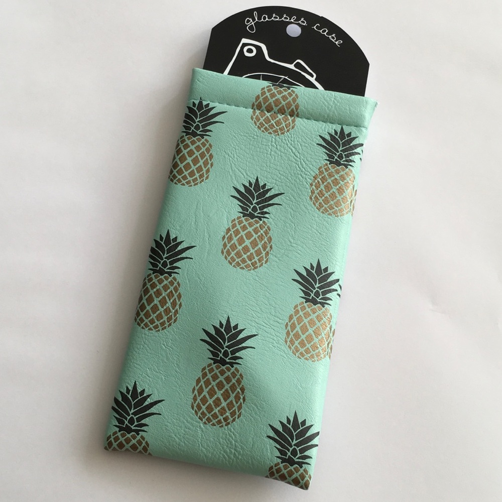 Pineapple glasses case
