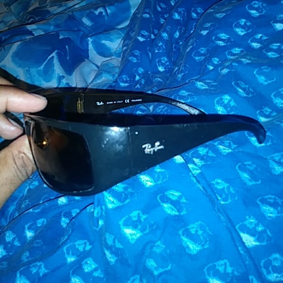 Sunglasses - Picture 3 of 4