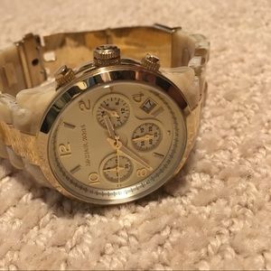 LAST DROP —DONATING MY CLOSET FOR THE HOLIDAYS!