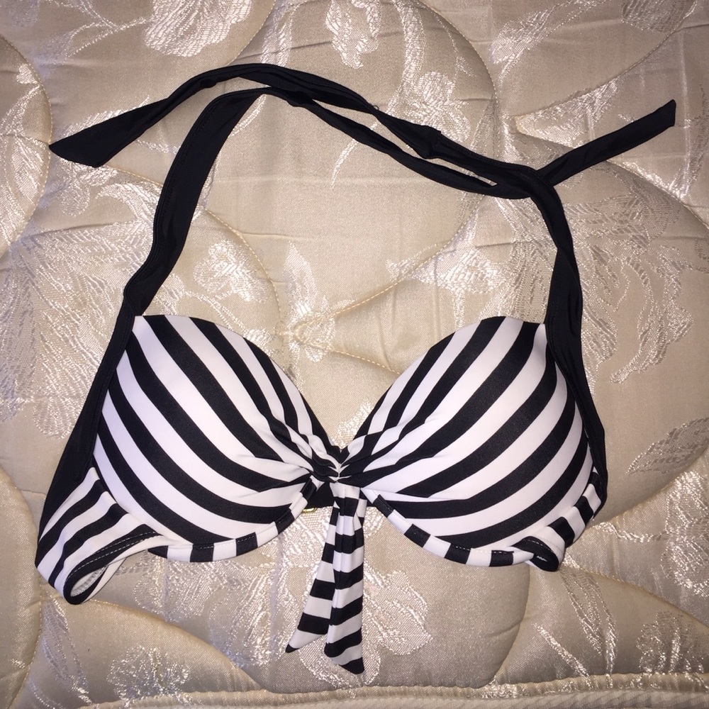 Bathing suite - Picture 3 of 3