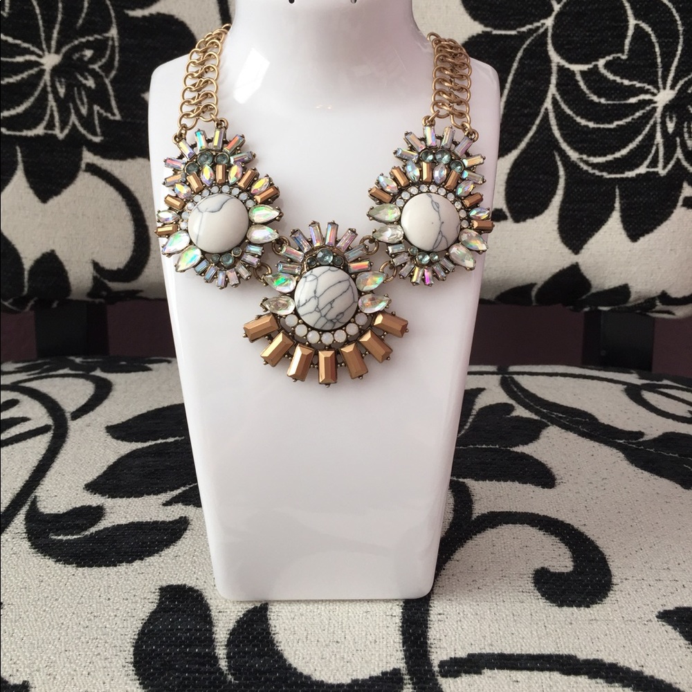 Adorable marble and crystal statement necklace