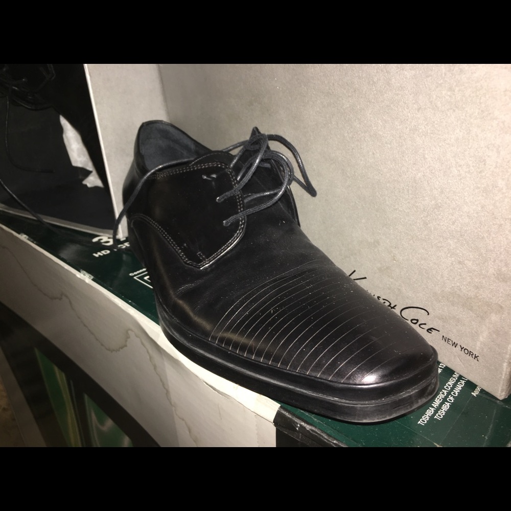 Kenneth Cole dress shoes size 10