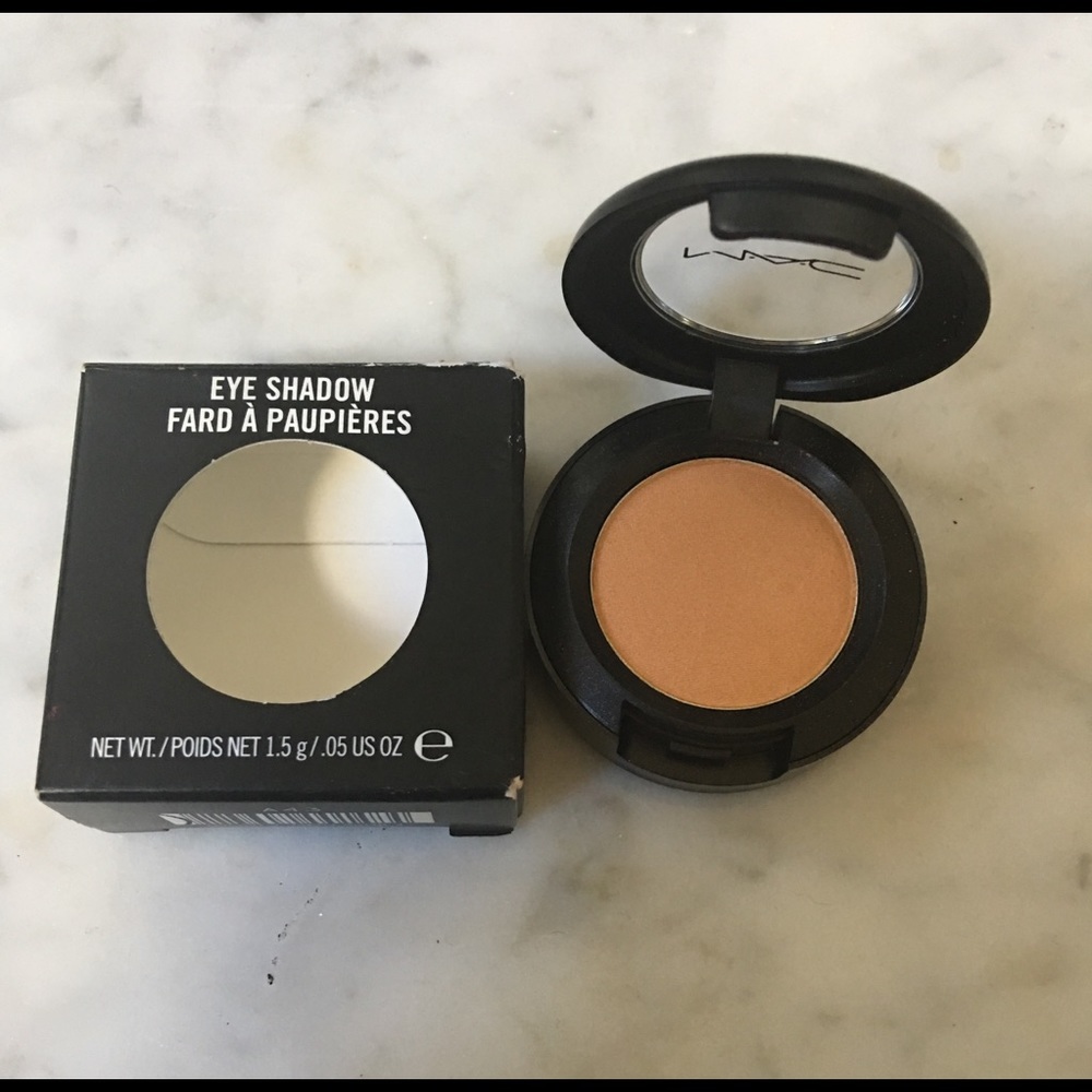 MAC Cosmetics Motif Eyeshadow