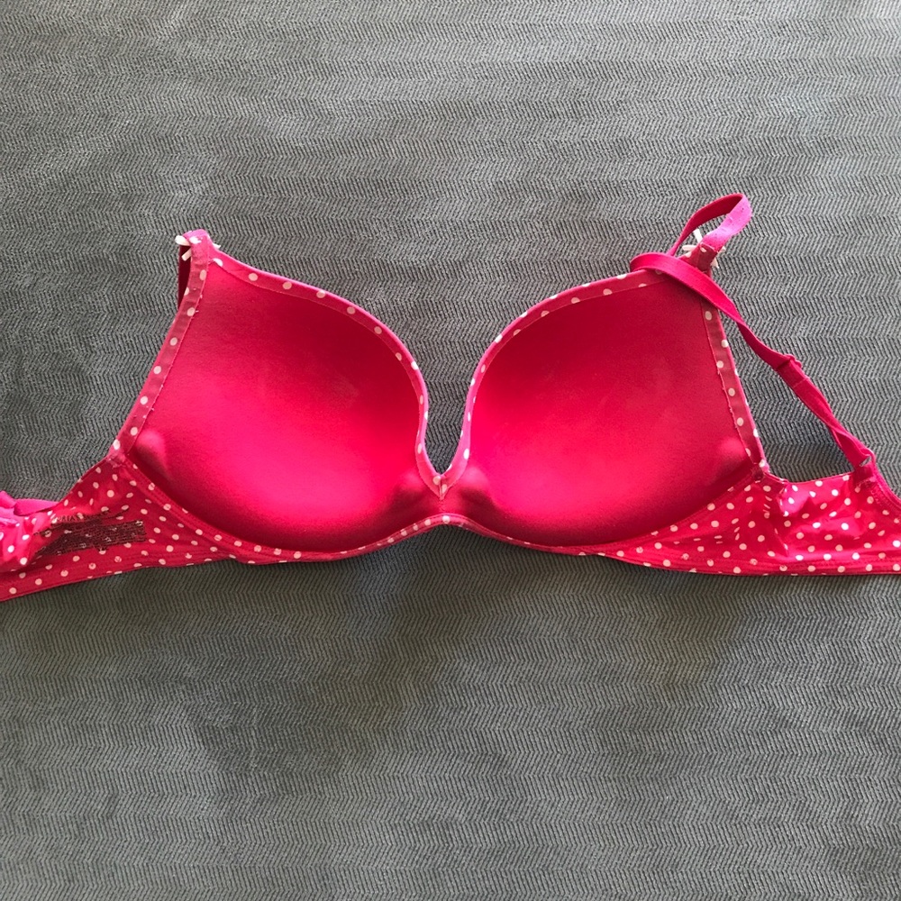 Victoria's Secret Plunge Push-up Bra - Picture 2 of 3