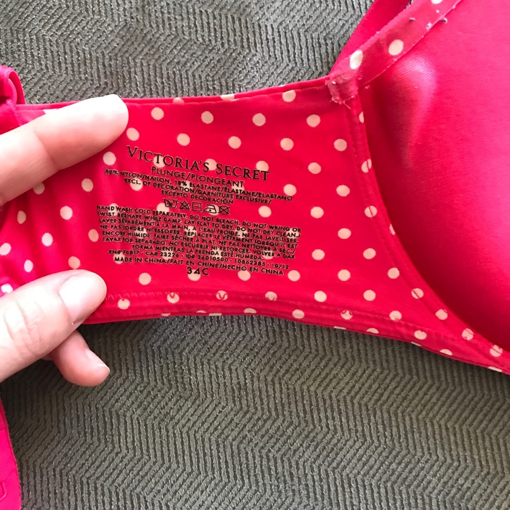 Victoria's Secret Plunge Push-up Bra - Picture 3 of 3