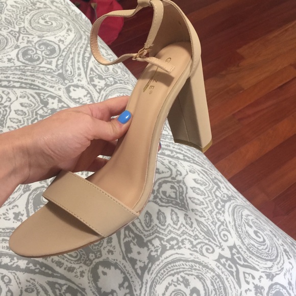 Block heels - Picture 2 of 7